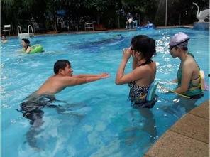成人游泳女老师视频,揭秘成人游泳女老师的教学风采